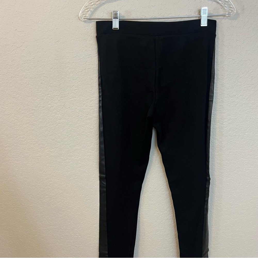 Alice + Olivia Leather Panel Stretch Crop Leggings - Picture 6 of 6